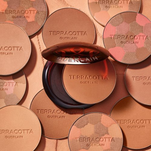 GUERLAIN Terracotta Flower Blossom - Das Puder Strahlender GUERLAIN Terracotta Flower Blossom - Das Puder Strahlender